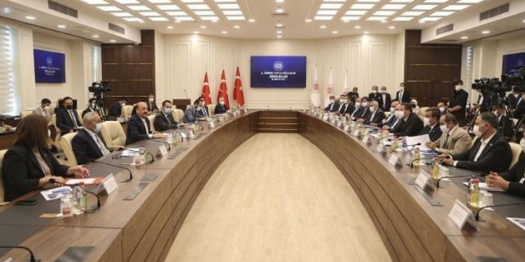 ‘Kadın temsiliyetinin olmadığı TİS’i kabul etmiyoruz’ ‘Kadın temsiliyetinin olmadığı TİS’i kabul etmiyoruz’