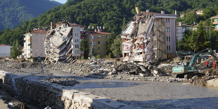 Karadeniz’deki sel felaketinde can kaybı 70’e yükseldi Karadeniz’deki sel felaketinde can kaybı 70’e yükseldi