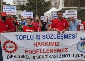 Direnişteki belediye işçileri anayasal haklarını istedi