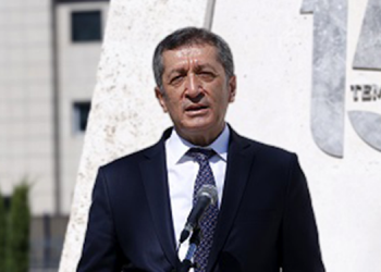 Milli Eğitim Bakanı Selçuk istifa etti