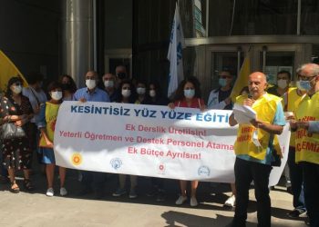 ‘Okullar salgın koşullarına uygun hale getirilmedi’