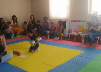 Anadilde müziği renklerle öğreniyorlar