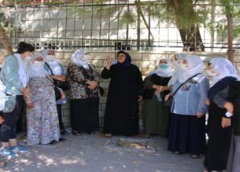 Barış Anneleri’nden Emine Şenyaşar’a dayanışma ziyareti