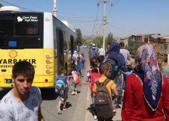 ‘Okullarda eğitim pandemi yokmuş gibi sürüyor’