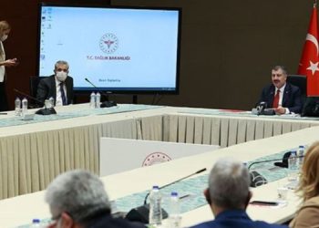 Koca: Hastaneye yatanların yaklaşık yüzde 90’ı tam aşılı olmayan kişiler