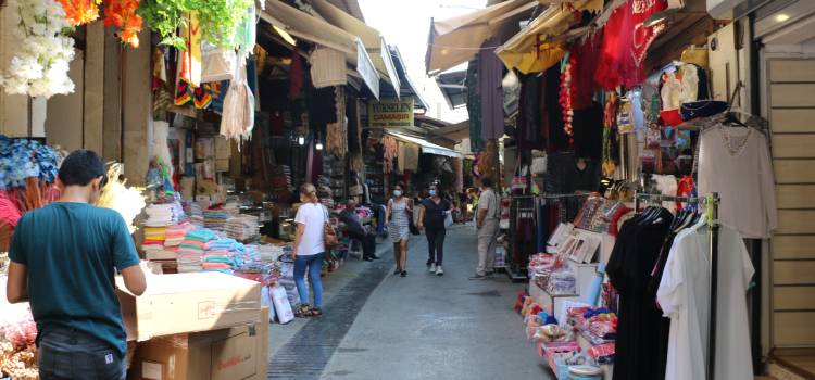Tarihi Kemeraltı Çarşısı’nda bir yılda 250 esnaf iflas etti Tarihi Kemeraltı Çarşısı’nda bir yılda 250 esnaf iflas etti