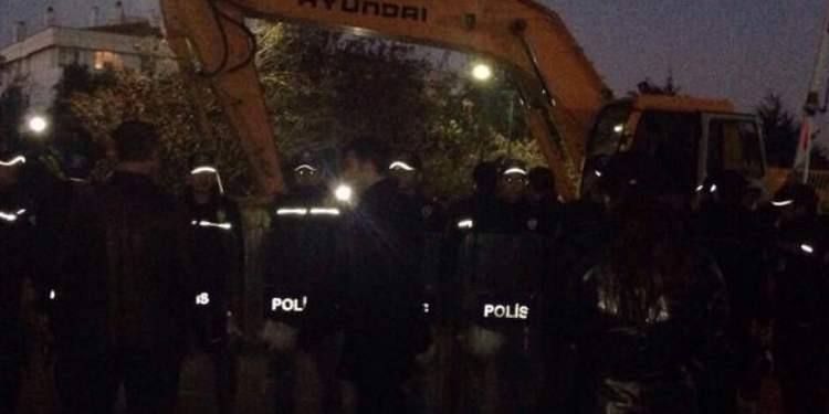 Validebağ Korusu’na polis eşliğinde baskın Validebağ Korusu’na polis eşliğinde baskın