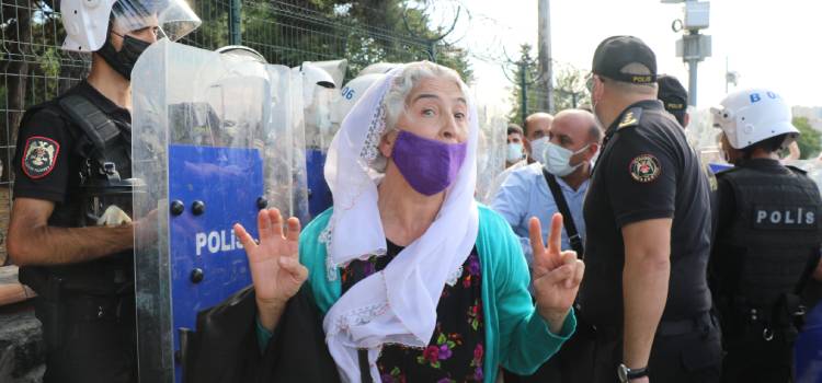 Bakırköy Cezaevi önünde eylem: Tecridi kabul etmiyoruz Bakırköy Cezaevi önünde eylem: Tecridi kabul etmiyoruz