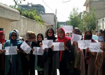 Afganistan’da Kadın Bakanlığı’nın kaldırılması protesto edildi