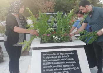 Ahmet Atakan mezarı başında anıldı