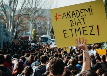 Derslerine son verilen Vardar: Hiçbir yere gitmiyoruz