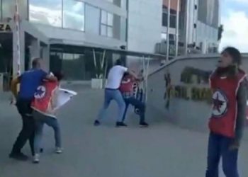 AKP il binası önünde açıklama yapan SGDF’lilere müdahale: 3 gözaltı