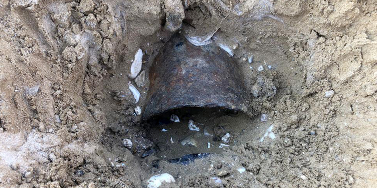 Eğirdir Gölü’nü kirleten derin deşarj borusu kazıyla ortaya çıktı Eğirdir Gölü’nü kirleten derin deşarj borusu kazıyla ortaya çıktı