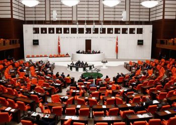 Öğrencilerin barınma sorununun çözülmesi için verilen yasa teklifi iki yıldır komisyonda