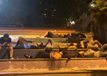 ‘Barınamayan’ öğrenciler: Verdikleri bursları da alıyorlar