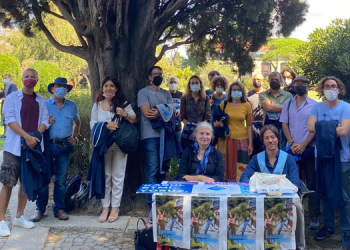 Akademisyenlerin eylemi devam ediyor