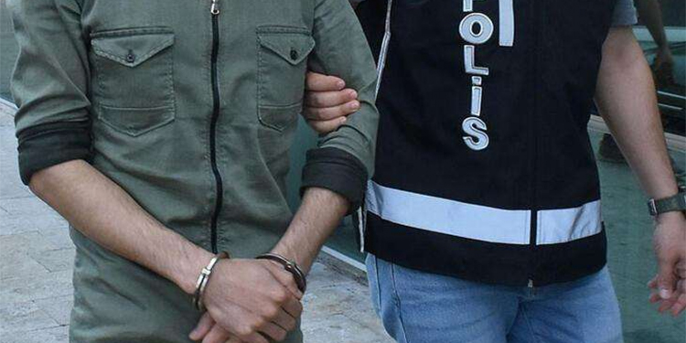 İzmir yangınına ilişkin 1 gözaltı: Keyfime yaktım İzmir yangınına ilişkin 1 gözaltı: Keyfime yaktım