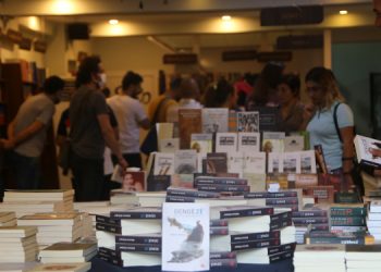 Mehmet Akdoğan’ın Dengê Zê kitabı imza gününe büyük ilgi