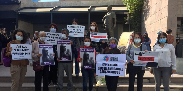 Sezen Ünlü’yü katleden Yolum’un avukatı gelmeyince duruşma ertelendi Sezen Ünlü’yü katleden Yolum’un avukatı gelmeyince duruşma ertelendi