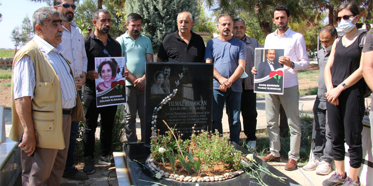 10 Ekim’de yaşamını yitirenler Suruç’ta anıldı 10 Ekim’de yaşamını yitirenler Suruç’ta anıldı