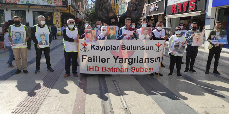 500’üncü haftada iktidara seslendiler: Vazgeçmeyeceğiz 500’üncü haftada iktidara seslendiler: Vazgeçmeyeceğiz