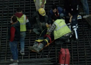 Arnavutköy’deki metro şantiyesinde kaza: 3 işçi metrelerce yükseklikten düştü