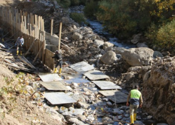 Dere yatağı üzerine yol!