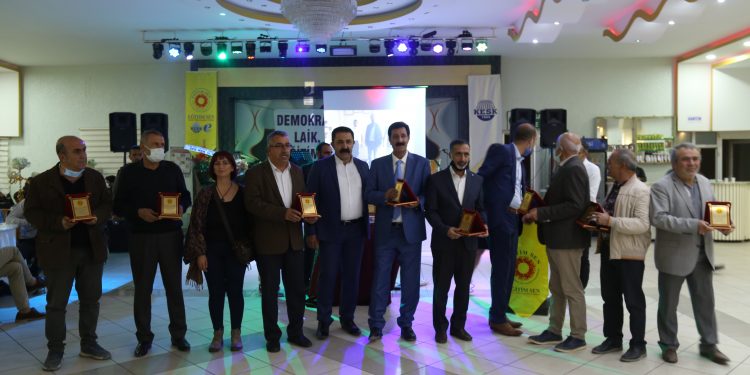 Van’da Dünya Öğretmenler Günü kutlaması