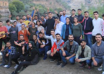 Gençler piknikte bir araya geldi