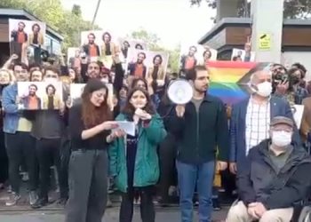 ”Susmuyoruz, korkmuyoruz, itaat etmiyoruz”
