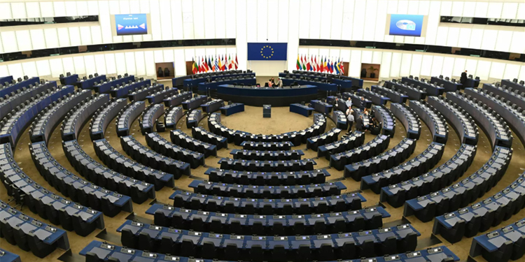 Avrupa Komisyonu: AB, Rus petrolünün ithalatına yeni kısıtlamalar getirmeyi planlamıyor Avrupa Komisyonu: AB, Rus petrolünün ithalatına yeni kısıtlamalar getirmeyi planlamıyor