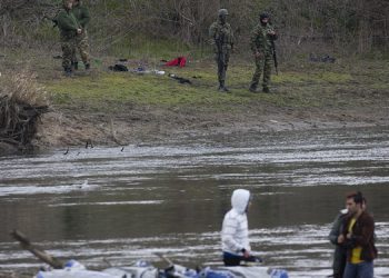 Askerlerin nehre attığı mülteciler için kayıp başvurusu