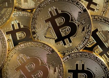 Bitcoin son 6 ayın rekor seviyesinde: 62 bin doların üzerine çıktı