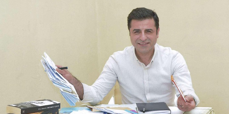 Selahattin Demirtaş: Sıkışmış olan HDP değil, AKP’dir Selahattin Demirtaş: Sıkışmış olan HDP değil, AKP’dir