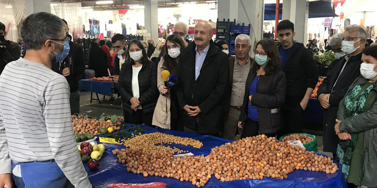 HDP pazar esnafı ve emeklilerle buluştu HDP pazar esnafı ve emeklilerle buluştu