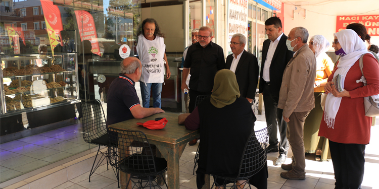 HDP’den Antalyalılara mitinge davet HDP’den Antalyalılara mitinge davet