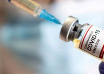 İki bin kişiyi aşıya ikna eden sağlık çalışanına başarı belgesi