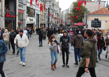 İstanbul sokakları: Gıdasızlıktan uçuyoruz