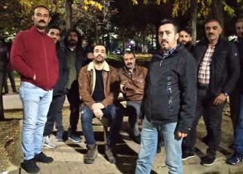 Katı atık işçilerinden oturma eylemi