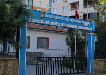 Kayyım Zarokistan kreşinin tabelasını değiştirdi