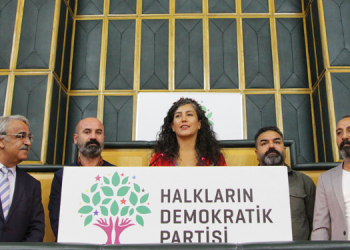 MKM’liler şarkılarını HDP grubunda seslendirdi