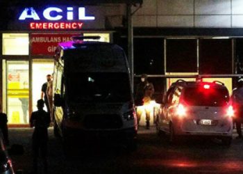 Sağlıkta şiddet durmuyor: Hasta yakınları doktora saldırdı