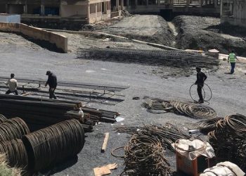 Şantiye basan polisler: Hendekleri mi özlediniz?