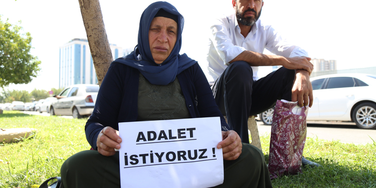 Şenyaşar ailesi: Adalet istemekten vazgeçmeyeceğiz Şenyaşar ailesi: Adalet istemekten vazgeçmeyeceğiz