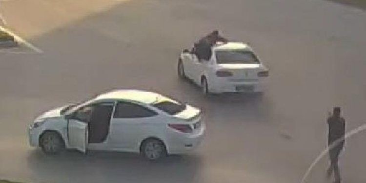 Uyuşturucuyla yakalanan ödüllü narkotik polisi tutuklandı Uyuşturucuyla yakalanan ödüllü narkotik polisi tutuklandı