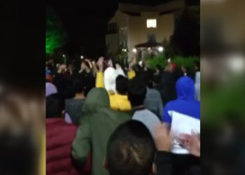 Van’da öğrenciler yemek ve yurt zamlarını protesto etti