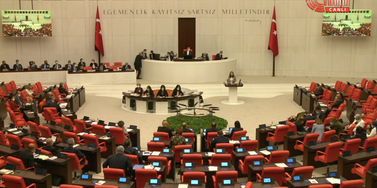 Vergi kanununda 22 madde önergelere rağmen kabul edildi Vergi kanununda 22 madde önergelere rağmen kabul edildi