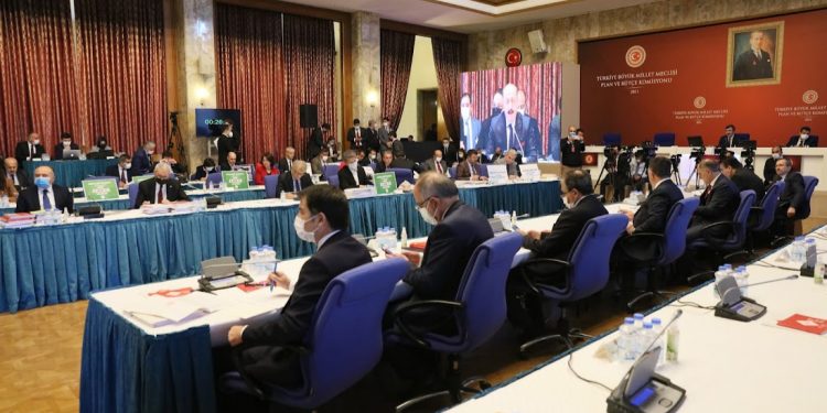 ‘Emek-sermaye çelişkisi’ deyip sanayiciye müjde açıkladı ‘Emek-sermaye çelişkisi’ deyip sanayiciye müjde açıkladı