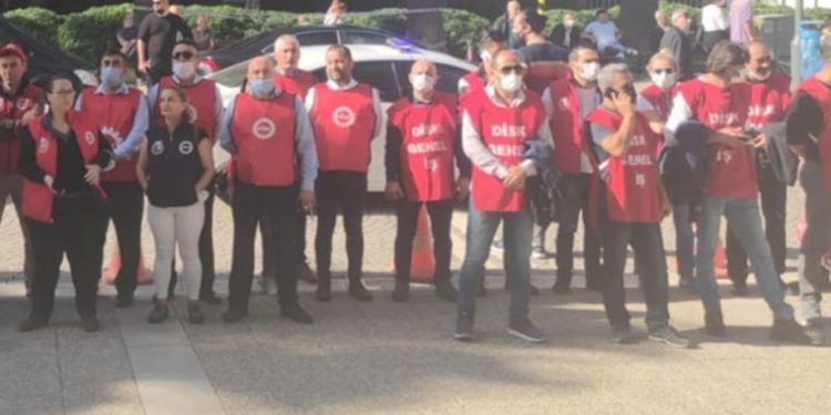 İzmir’de işçiler Soylu’yu protesto etti