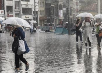 Kocaeli Valiliği: Şiddetli rüzgar ve fırtınada 2 kişi öldü, 287 olaya müdahale edildi